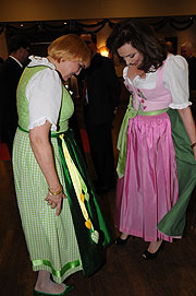 Dirndl-Schaun (Ingrid Grossmann)